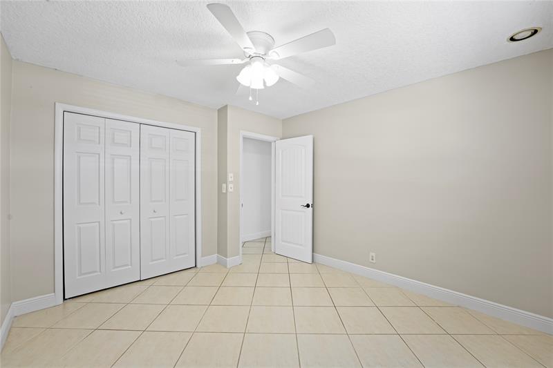 Image 21 of 63 For 1120 Tropical Way