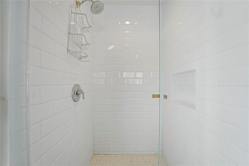 Image 30 of 63 For 1120 Tropical Way