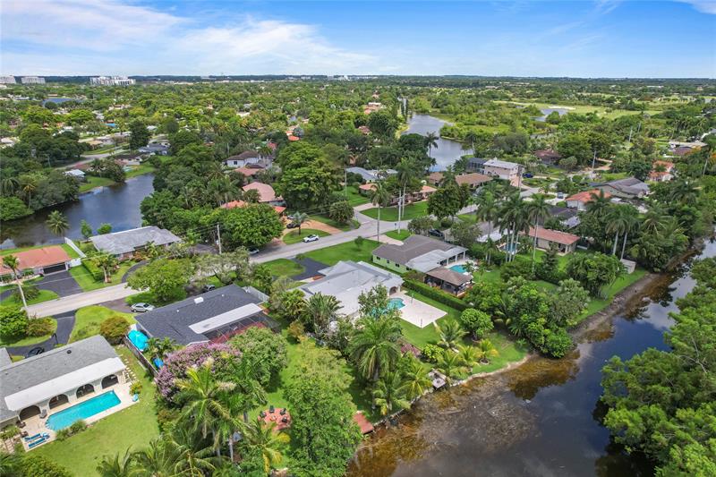 Image 59 of 63 For 1120 Tropical Way