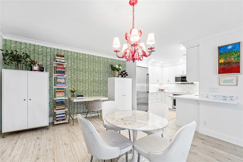 Image 10 of 42 For 301 Venetian Drive 16