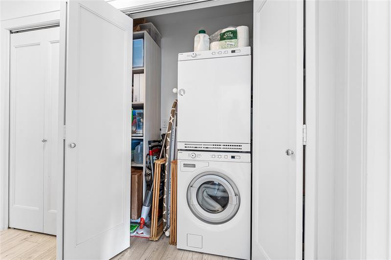 Image 27 of 42 For 301 Venetian Drive 16