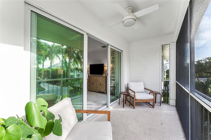 Image 29 of 42 For 301 Venetian Drive 16