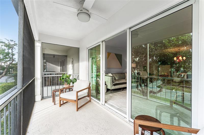 Image 31 of 42 For 301 Venetian Drive 16