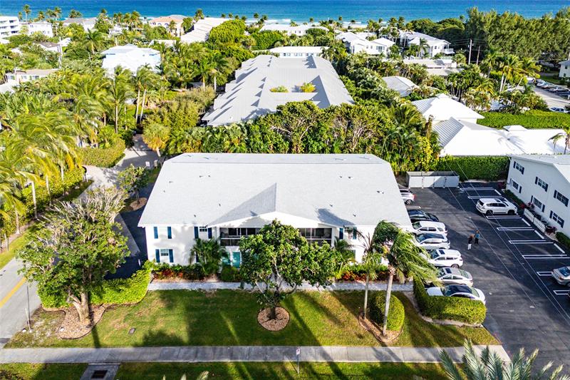 Image 33 of 42 For 301 Venetian Drive 16