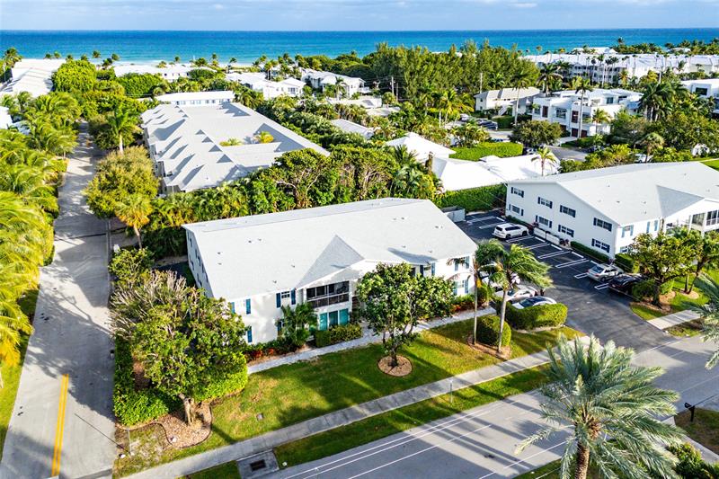 Image 35 of 42 For 301 Venetian Drive 16