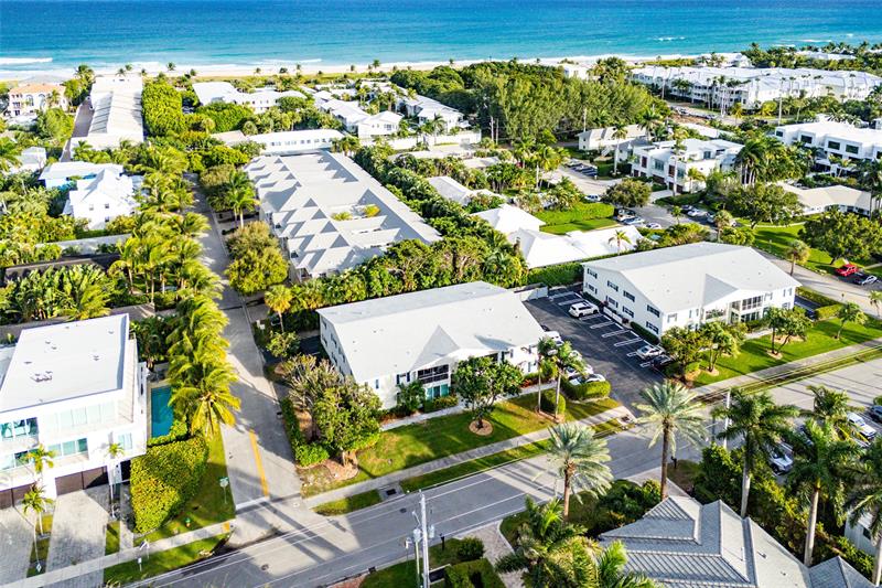 Image 36 of 42 For 301 Venetian Drive 16