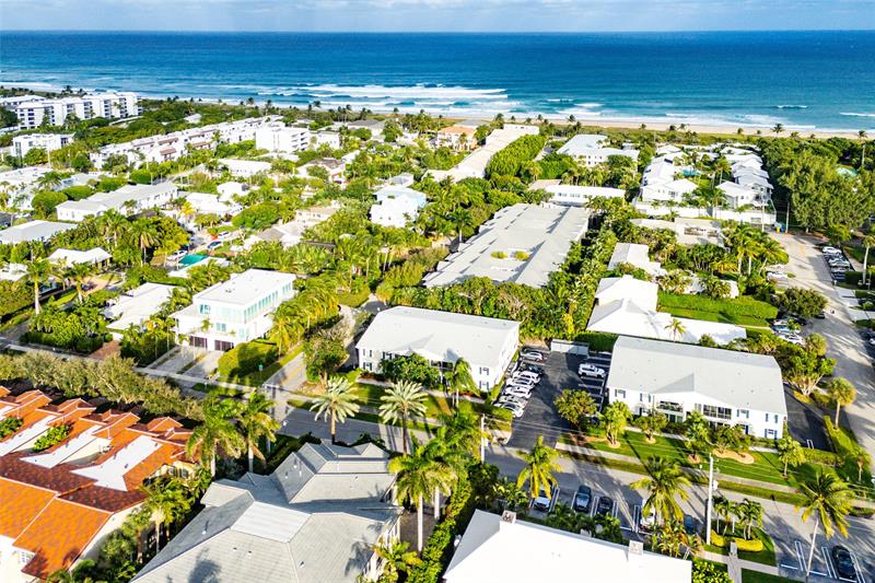 Image 40 of 42 For 301 Venetian Drive 16