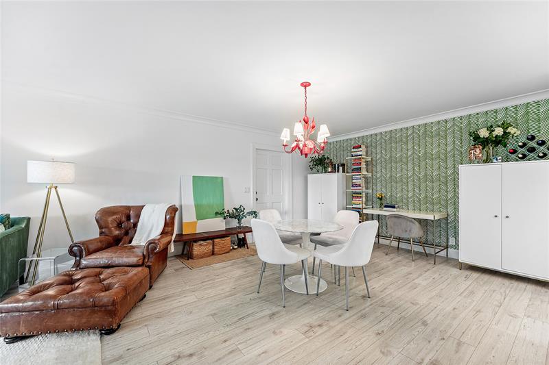 Image 8 of 42 For 301 Venetian Drive 16