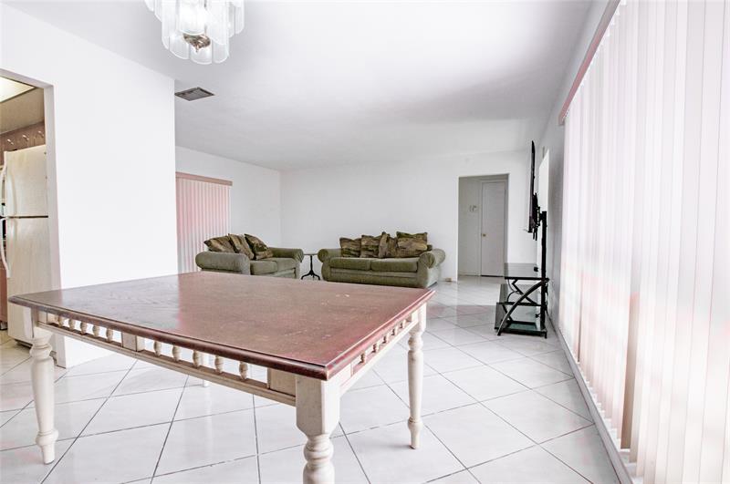 Image 12 of 37 For 7813 Biltmore Blvd