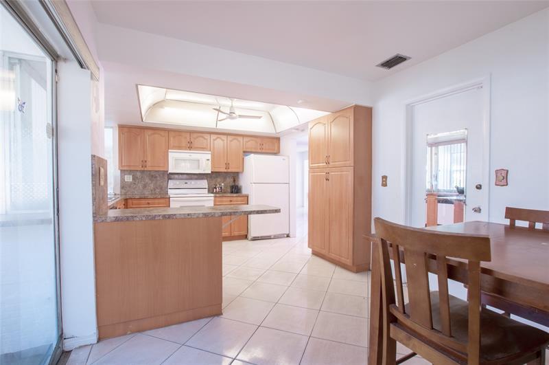 Image 26 of 37 For 7813 Biltmore Blvd