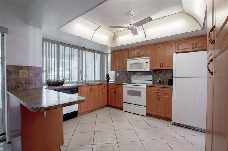 Image 28 of 37 For 7813 Biltmore Blvd