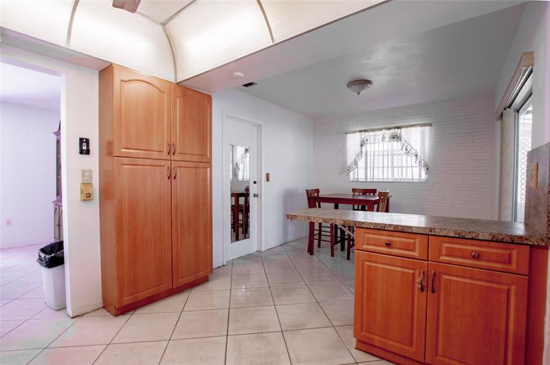 Image 31 of 37 For 7813 Biltmore Blvd