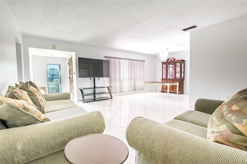 Image 9 of 37 For 7813 Biltmore Blvd