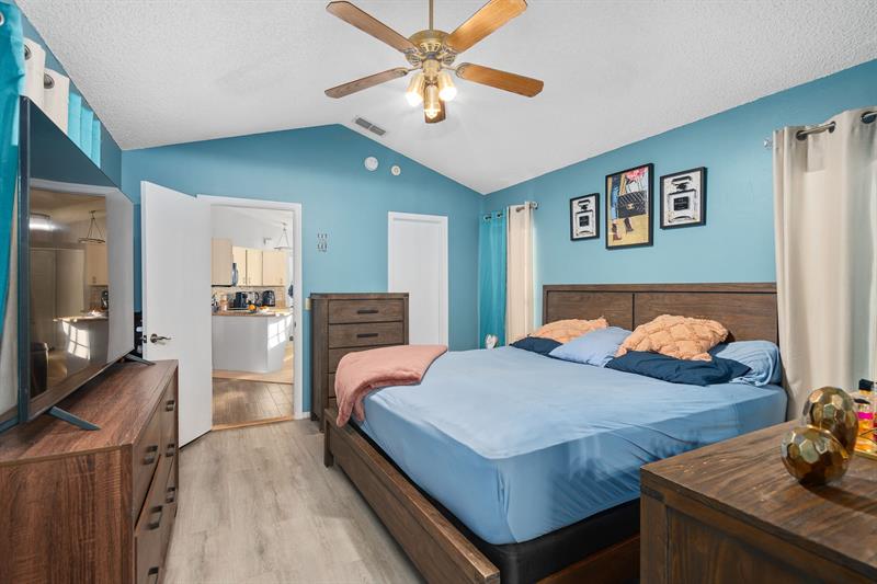 Image 11 of 19 For 782 Olympic Cir