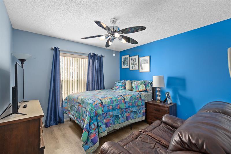 Image 13 of 19 For 782 Olympic Cir