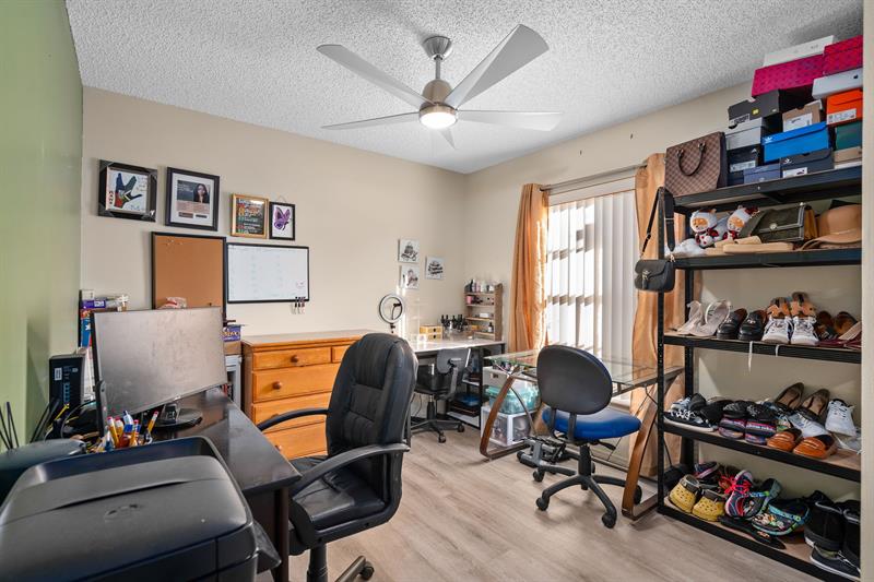 Image 14 of 19 For 782 Olympic Cir