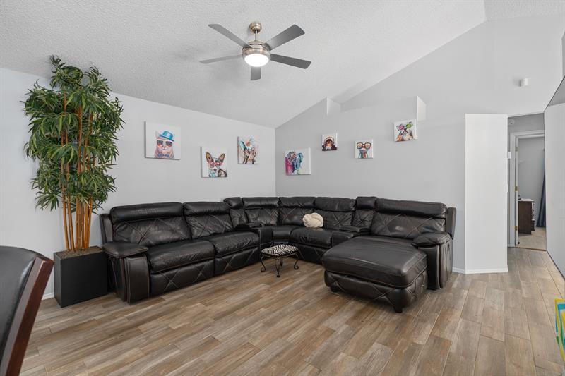 Image 7 of 19 For 782 Olympic Cir