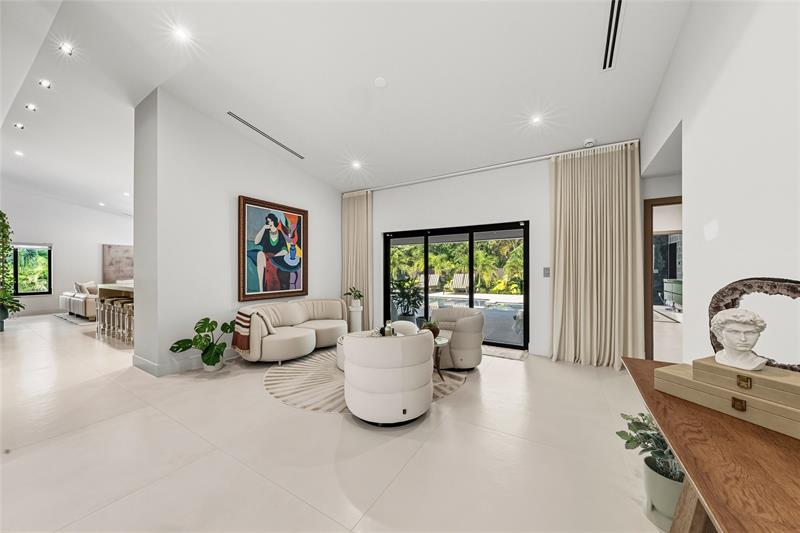 Image 11 of 72 For 1621 Seabreeze Blvd