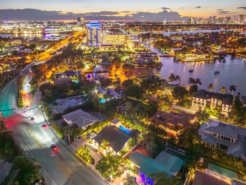 Image 12 of 72 For 1621 Seabreeze Blvd