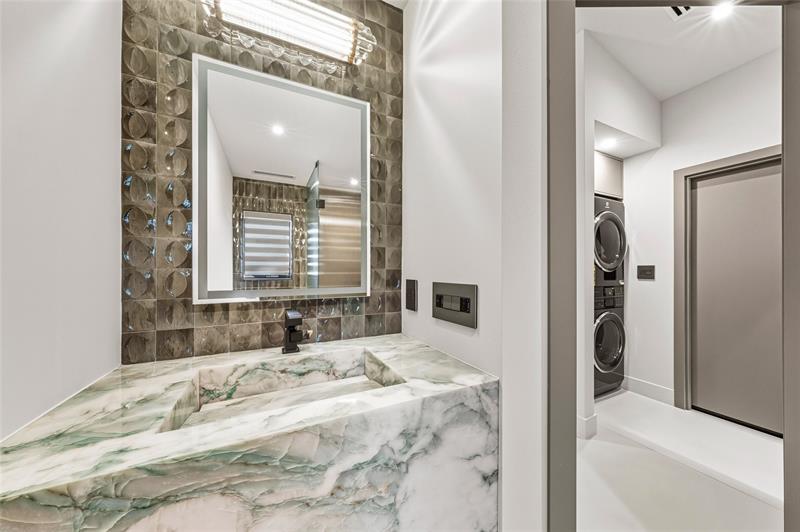 Image 13 of 72 For 1621 Seabreeze Blvd