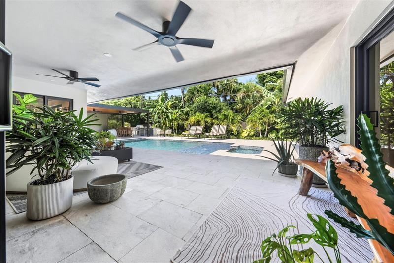 Image 14 of 72 For 1621 Seabreeze Blvd