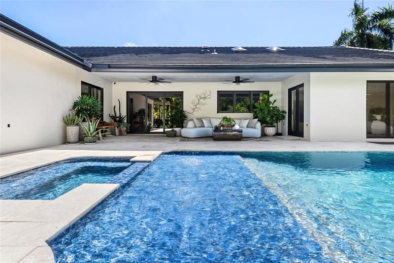 Image 16 of 72 For 1621 Seabreeze Blvd