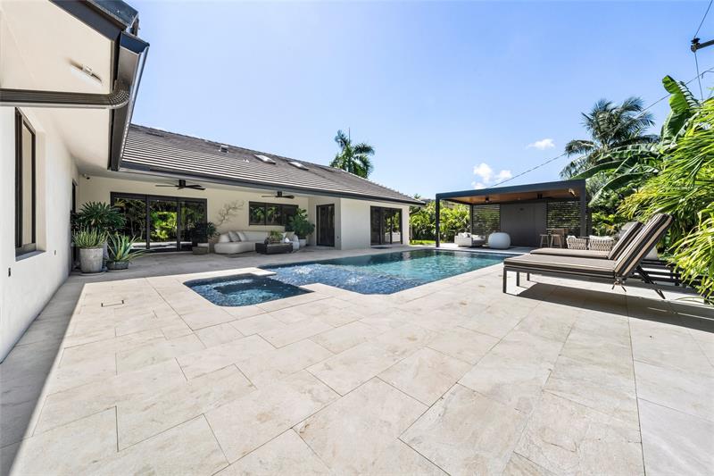 Image 18 of 72 For 1621 Seabreeze Blvd