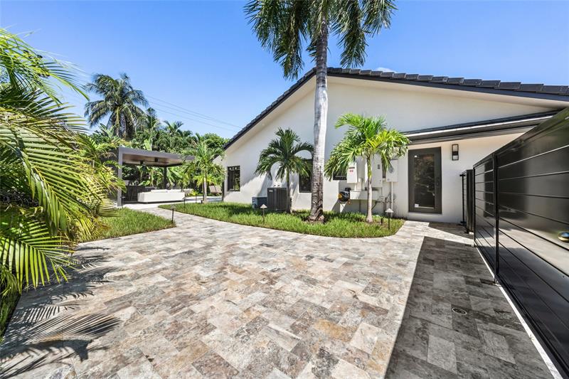 Image 26 of 72 For 1621 Seabreeze Blvd