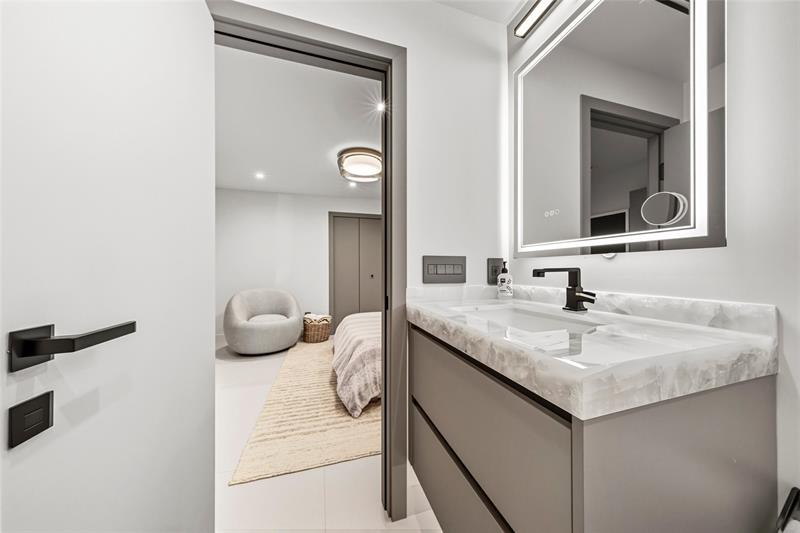 Image 27 of 72 For 1621 Seabreeze Blvd