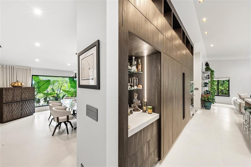 Image 28 of 72 For 1621 Seabreeze Blvd