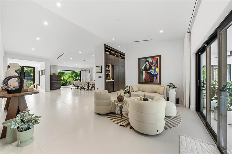 Image 3 of 72 For 1621 Seabreeze Blvd