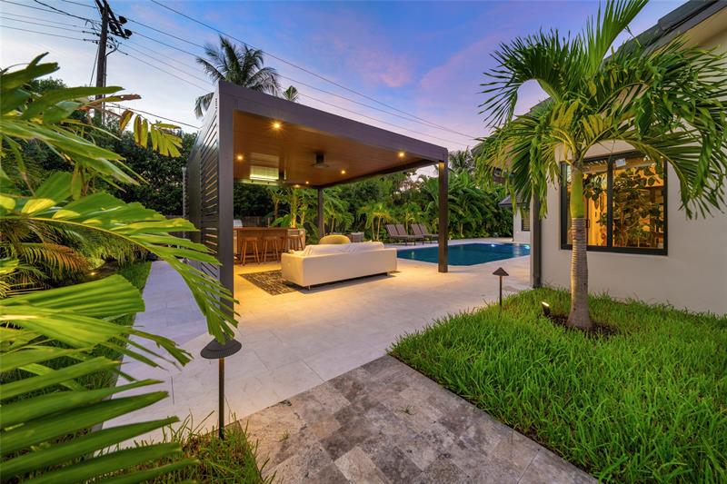 Image 32 of 72 For 1621 Seabreeze Blvd