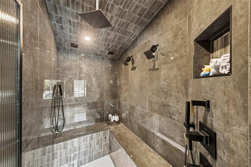 Image 35 of 72 For 1621 Seabreeze Blvd