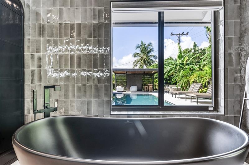 Image 36 of 72 For 1621 Seabreeze Blvd