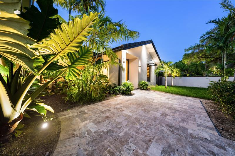 Image 39 of 72 For 1621 Seabreeze Blvd