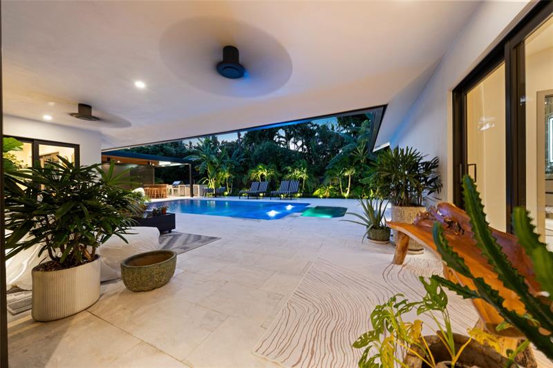 Image 42 of 72 For 1621 Seabreeze Blvd