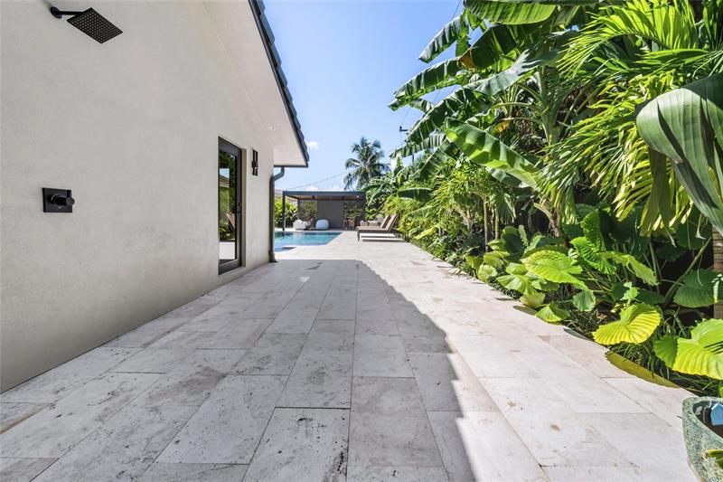 Image 59 of 72 For 1621 Seabreeze Blvd