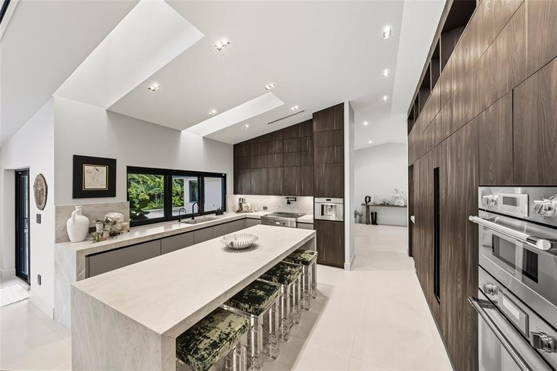 Image 6 of 72 For 1621 Seabreeze Blvd