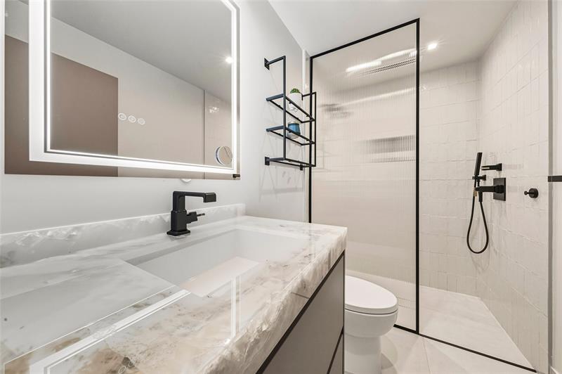 Image 61 of 72 For 1621 Seabreeze Blvd