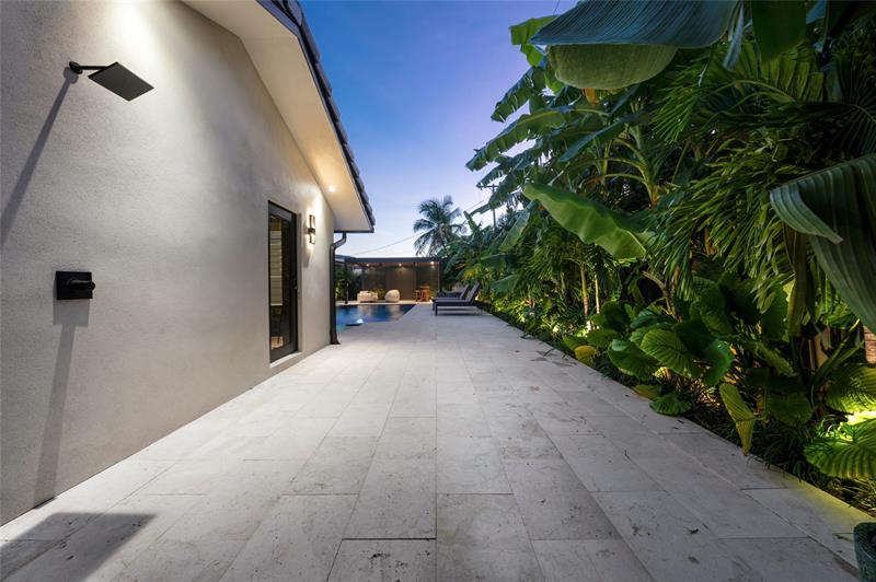 Image 63 of 72 For 1621 Seabreeze Blvd