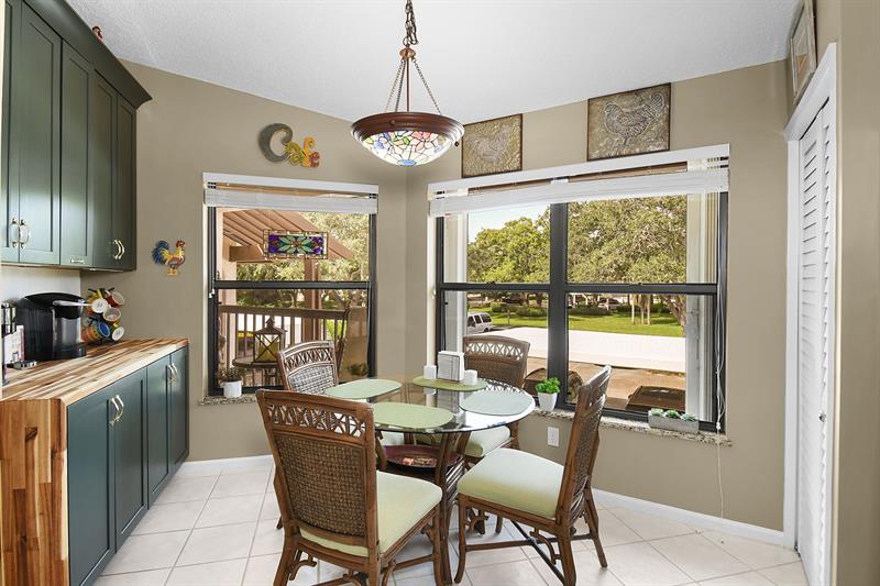 Image 11 of 64 For 6040 Martinique Dr  201