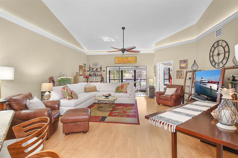 Image 14 of 64 For 6040 Martinique Dr  201