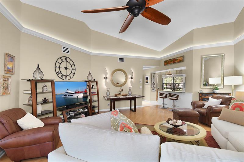 Image 15 of 64 For 6040 Martinique Dr  201