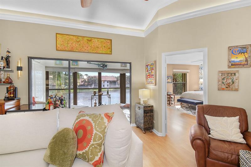 Image 17 of 64 For 6040 Martinique Dr  201