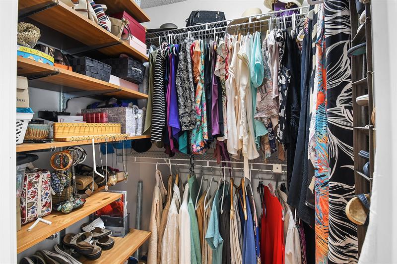 Image 28 of 64 For 6040 Martinique Dr  201