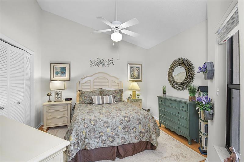 Image 34 of 64 For 6040 Martinique Dr  201