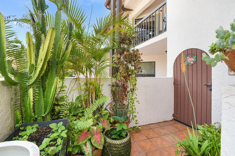 Image 40 of 64 For 6040 Martinique Dr  201