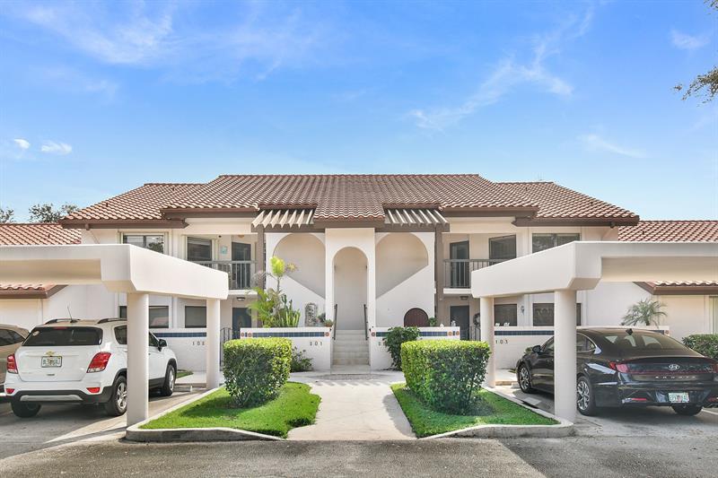 Image 44 of 64 For 6040 Martinique Dr  201