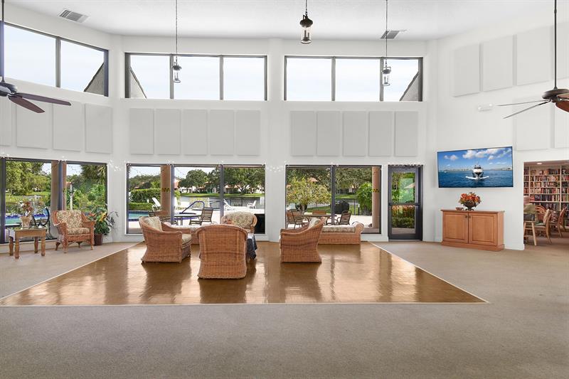 Image 50 of 64 For 6040 Martinique Dr  201