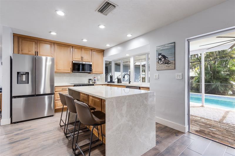 Image 5 of 50 For 8880 49th St